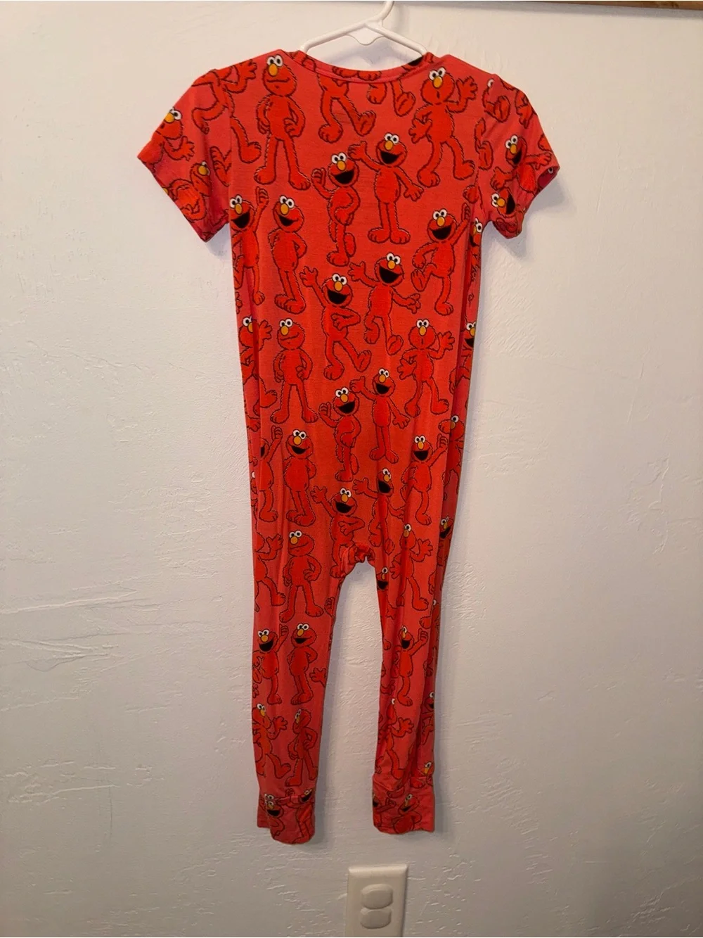 Red Elmo One-Piece Pajama Short Sleeve Romper Sesame Street 2T Bums & Roses
